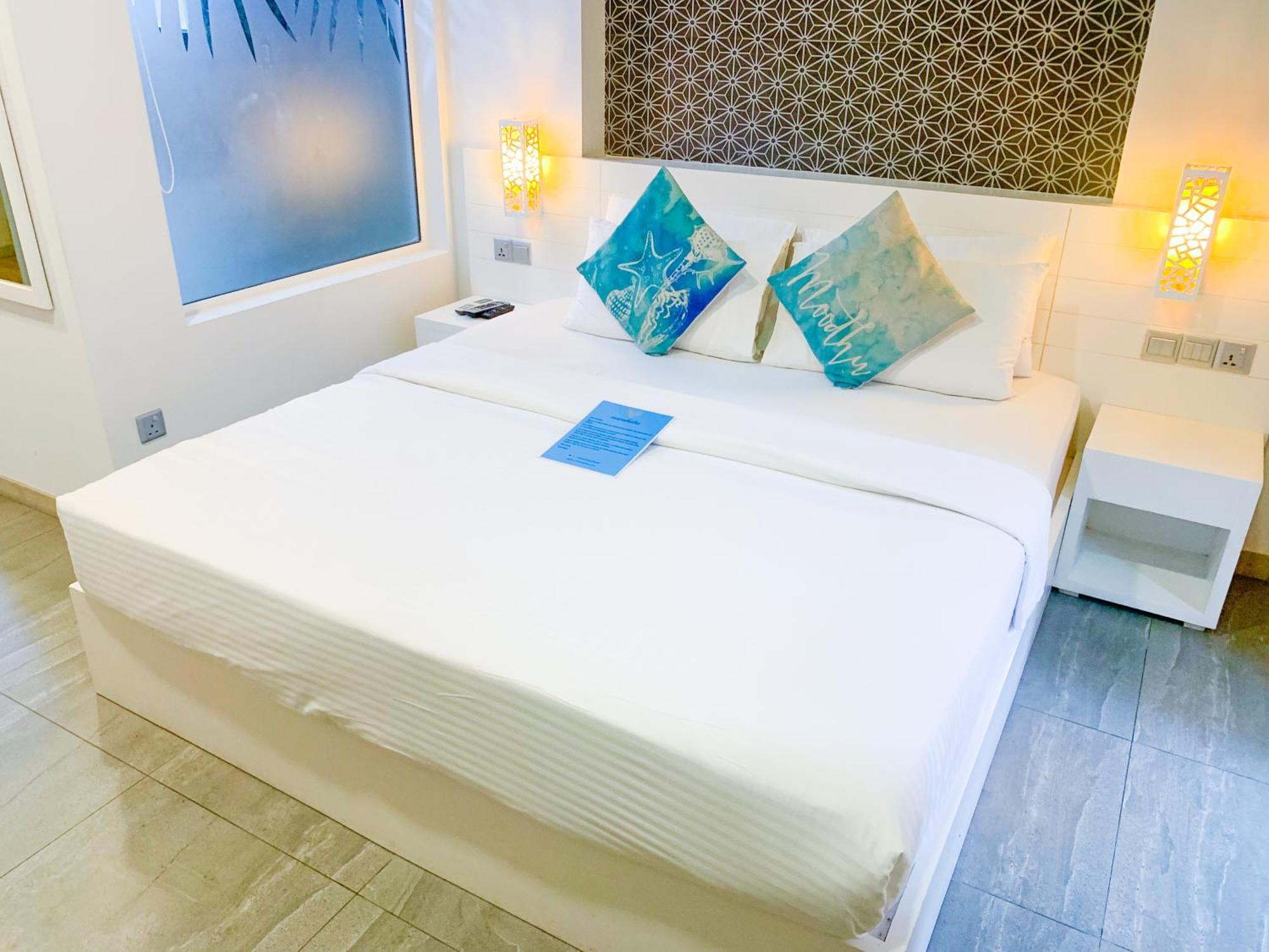 Velana Beach Hotel Maldives Маафуші Екстер'єр фото